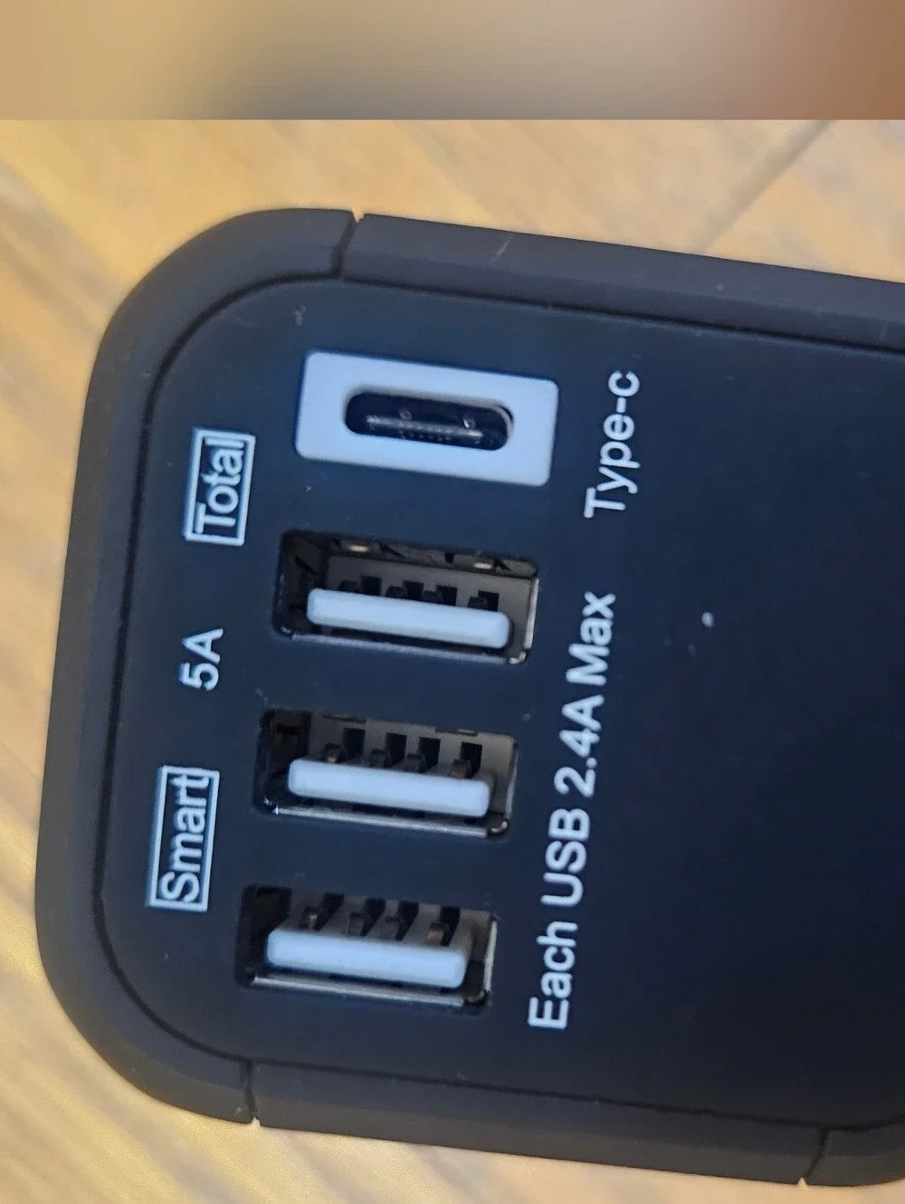 Glamfields Universal Travel Adapter Plug